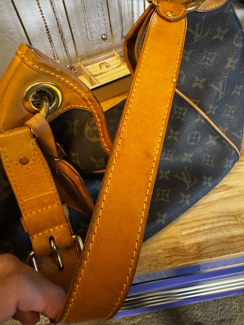Louis Vuitton Monogram Galliera PM Shoulder Bag. Includes LV luggage tag